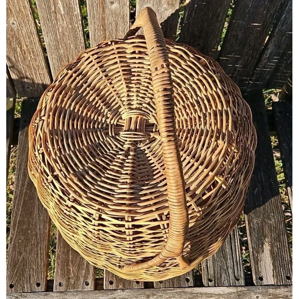 Vintage Wicker Basket Large Hand Woven With A Beautiful Scallped Edge Lid